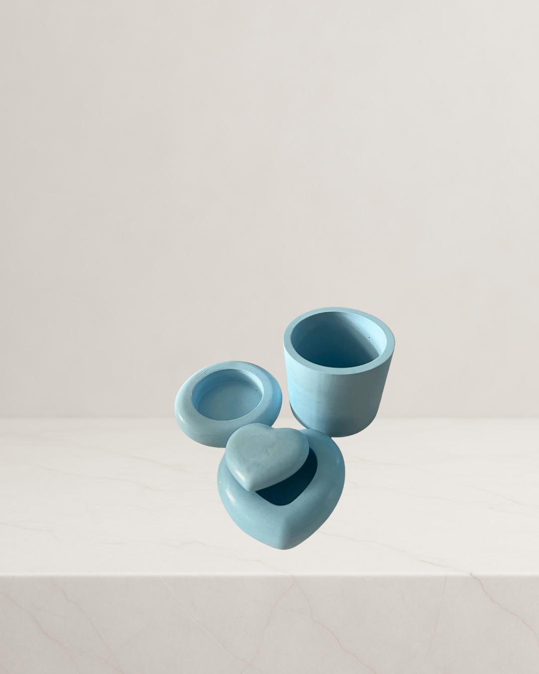 Heart & Round Blue Candle Holder Set